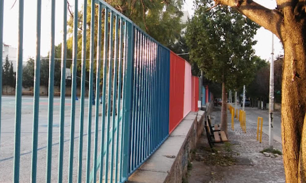 Θεσσαλονίκη: Μαθητές έσκισαν σημαίες των ΛΟΑΤ σε σχολείο
